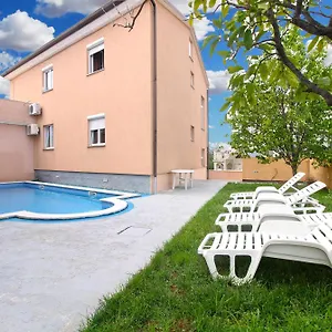 Edin 1359 Apartmán
